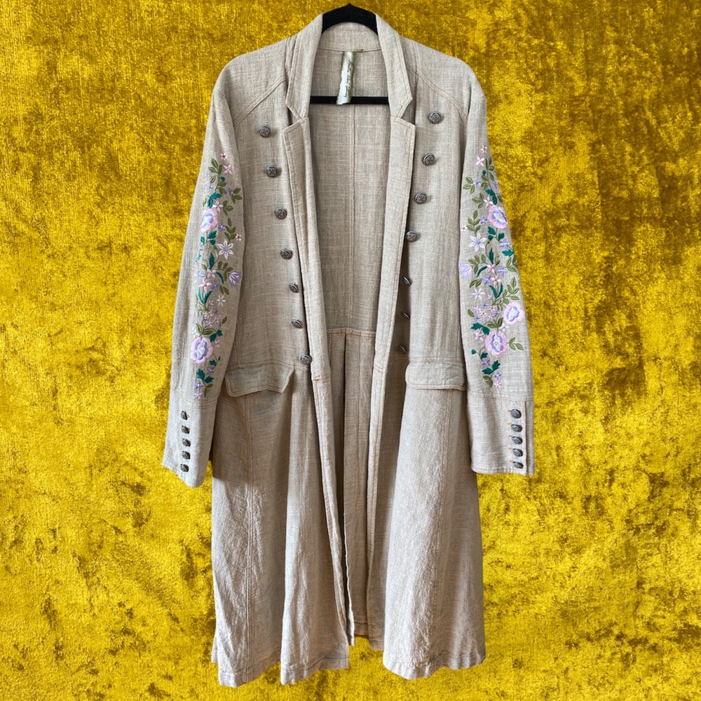 Aratta Silent Journey Button Sleeve Floral Embroidered Sleeve Linen Rayon Coat